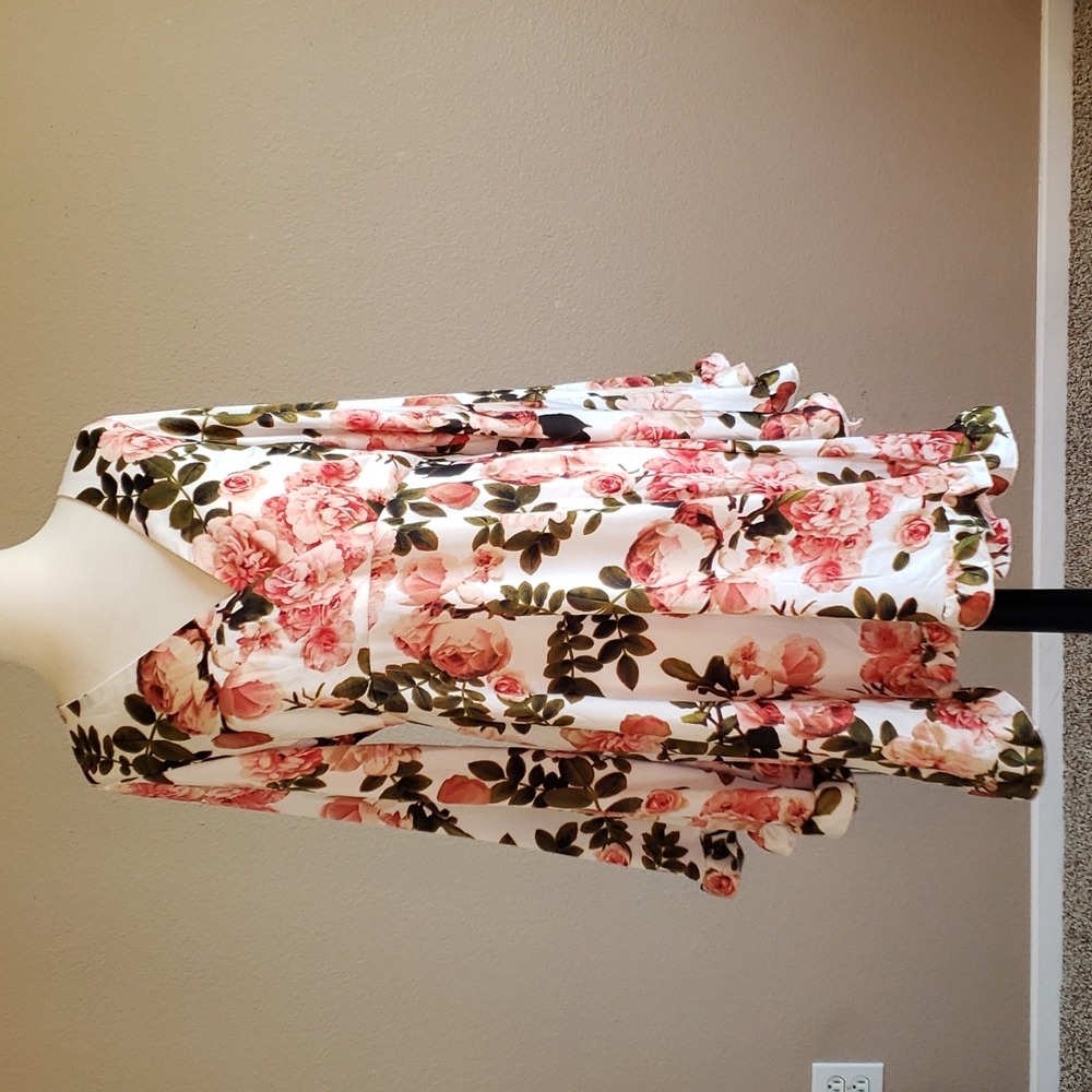 NWT Boohoo White Floral with Flare long sleeves Size 12